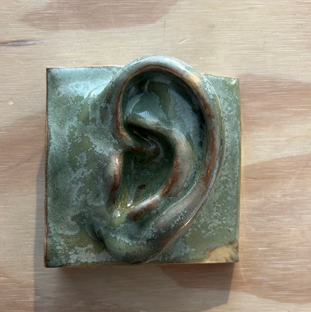 Square Ear (L) 02 - Jacob Laoru