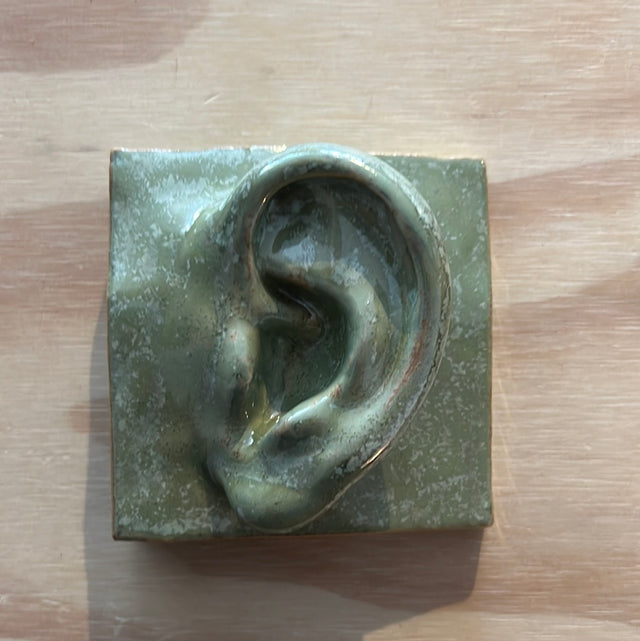 Square Ear (L) 01 - Jacob Laoru